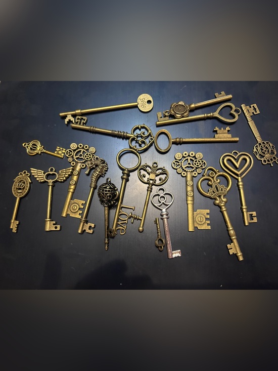 The Unbranded Brand Other - Vintage-Style Brass Decorative Skeleton Keys - Gold Set for steampunk Crafts